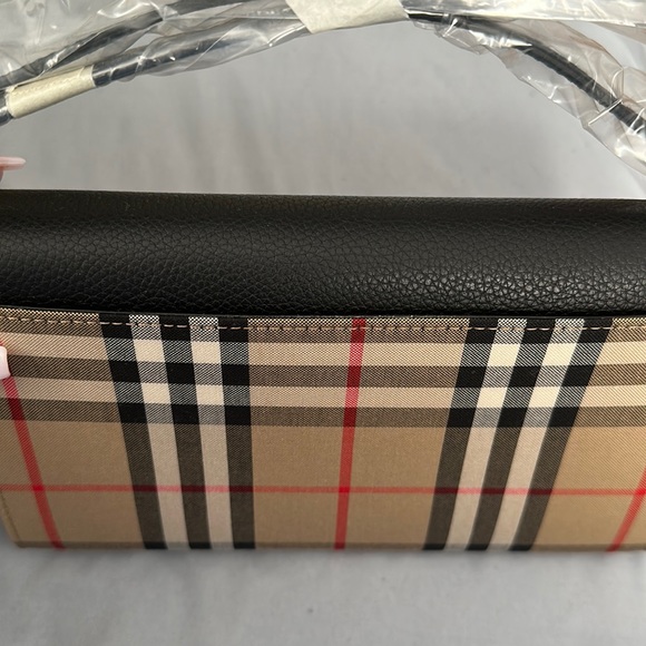 BURBERRY
Textured-leather and checked canvas shoulder bag - Picture 7 of 15